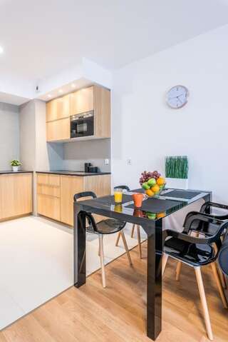 Апарт-отели Modern City Apartments Вроцлав Апартаменты с балконом-52